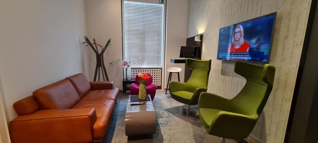 Hotel Cristall - Frankfurt City Франкфурт-на-Майне Экстерьер фото