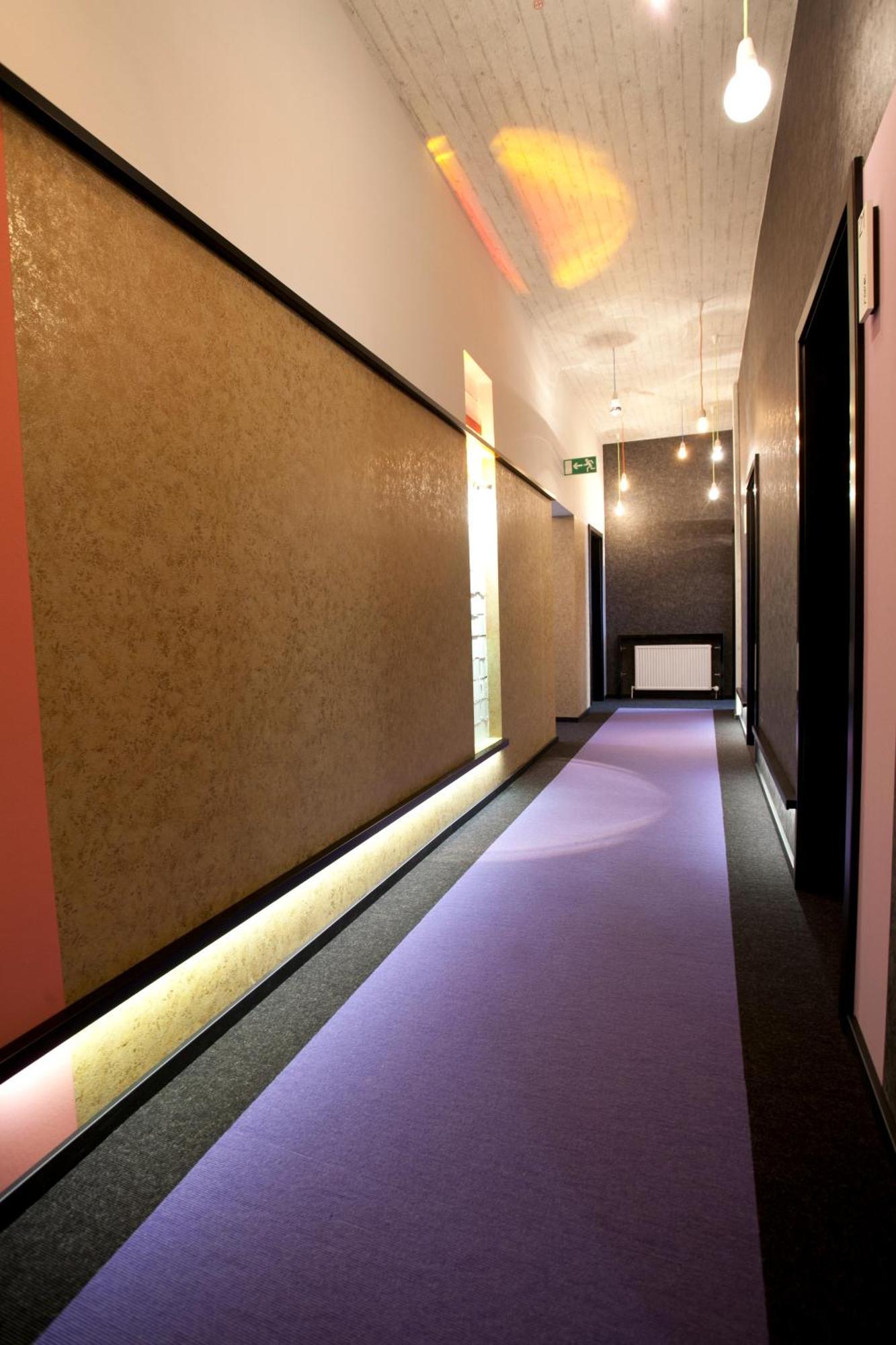 Hotel Cristall - Frankfurt City Франкфурт-на-Майне Экстерьер фото