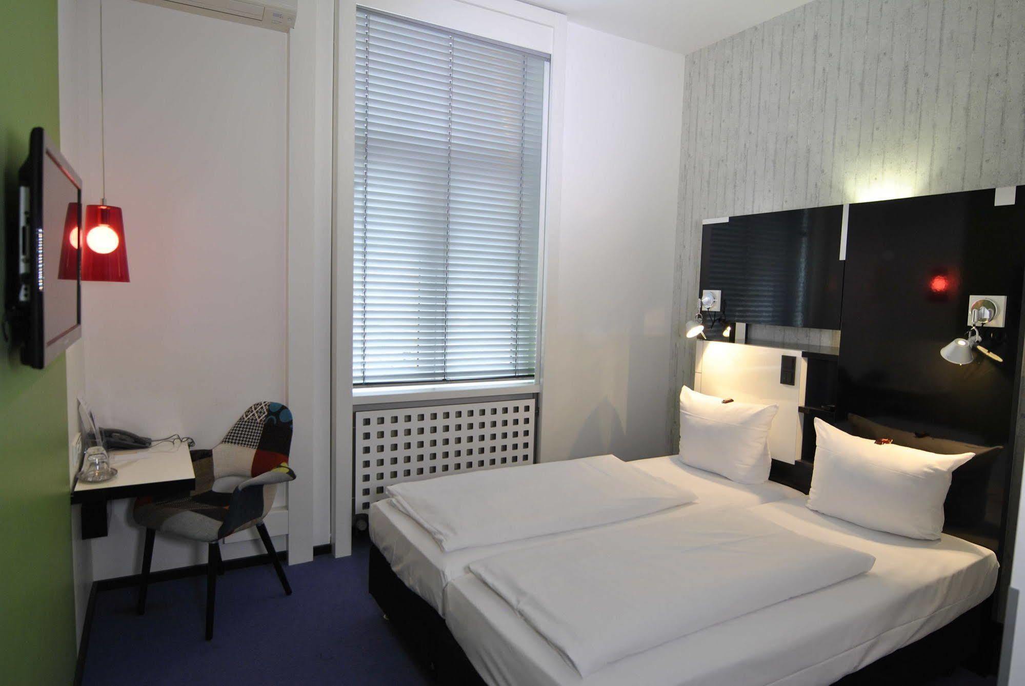 Hotel Cristall - Frankfurt City Франкфурт-на-Майне Экстерьер фото
