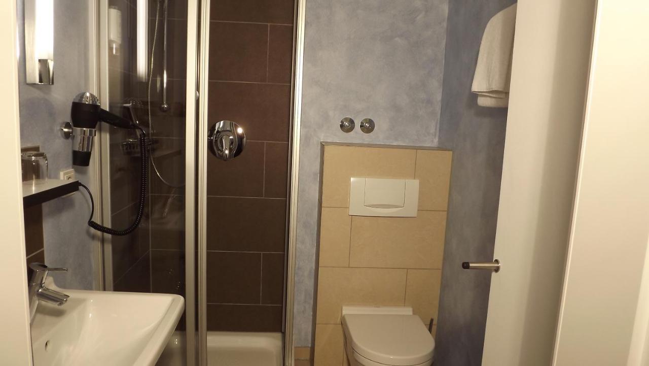 Hotel Cristall - Frankfurt City Франкфурт-на-Майне Экстерьер фото